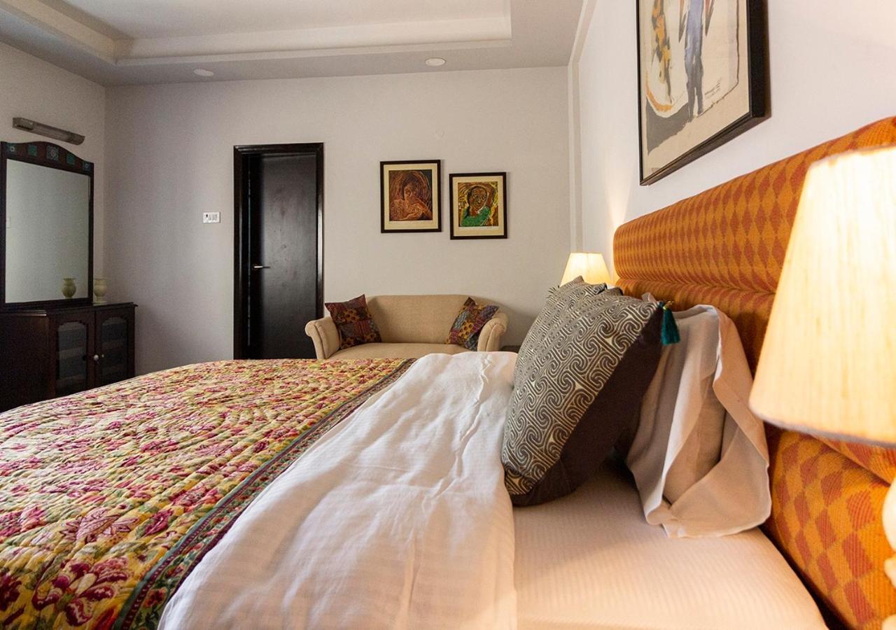 Neelam Bed & Breakfast Колката Екстер'єр фото